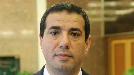 بيان هزيل لحكومة بن دغر يكشف عجزها وفشلها في وقف انهيار العملة وعدم قدرتها على استيعاب الوديعة السعودية