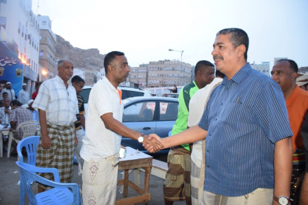 بحاح : الشرعية تتعمد إرتكاب مجزرة كرامة جديدة بعدن