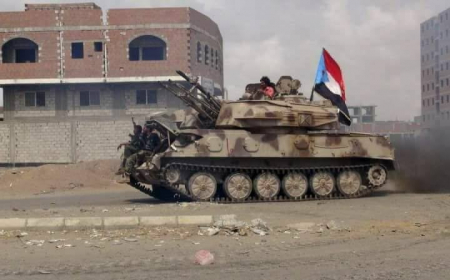 لهذا سيستميون في الدفاع عنه : سقوط بن دغر وحكومته , هو سقوط لمنظومة الفساد والإفساد والمحسوبية