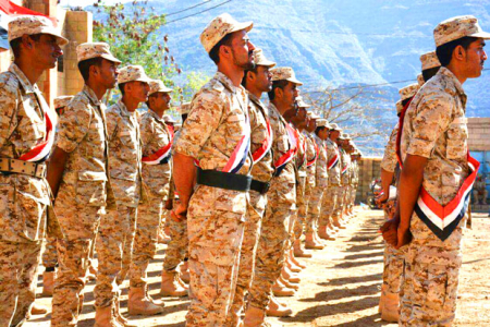 قيادة محور تعز تدفع بألوية عسكرية إلى الجنوب