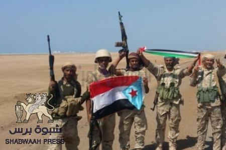 قوات العمالقة الجنوبيين يستبسلون لانقاذ جنود امارتيين تعدوا خط النار في جبهة موزع.