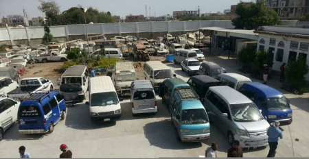 مرور عدن ينفذ حملة ضد السيارات مجهولة الهوية