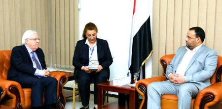 هل يكمل المبعوث الأممي الجديد مهمته في اليمن؟ الشرعية أفشلت زيارة جريفثس إلى الجنوب والحوثيون مستعدون للسلام بشروط