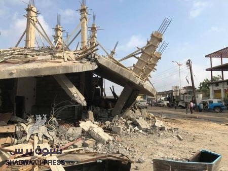 أمن عدن بقيادة ‘‘شلال‘‘يواصل حملته لليوم الثاني على التوالي في ازالة العشوائيات (صور)