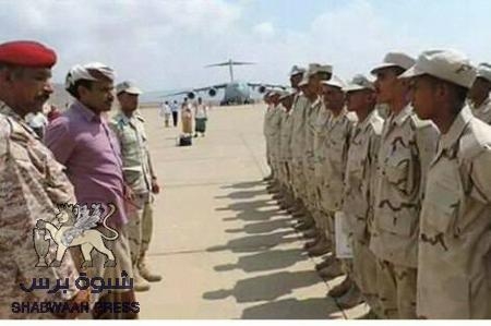 عضو رئاسة الانتقالي الجنوبي ‘‘السقطري‘‘ يطلع على جاهزية قوات النخبة السقطرية وانتشارها لتأمين الجزيرة