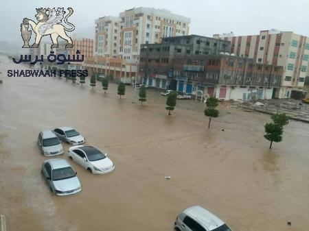 إمطار مدارية غزيرة في سواحل حضرموت والمهره (ملف صور)