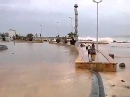 العاصفة المدارية تضرب جزيرة سقطرى وترقب في حضرموت والمهرة