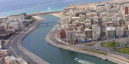 أمن المكلا يحيل متهمين في قضايا فساد مالية وادارية في مؤسسة الكهرباء الى نيابة الاموال العامة
