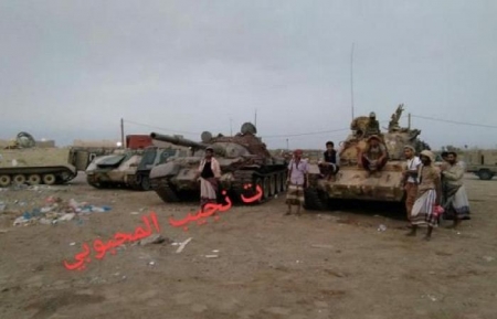 القوات الجنوبية تغنم دبابات وتنزع ألغام الحـوثيين بالساحل الغربي