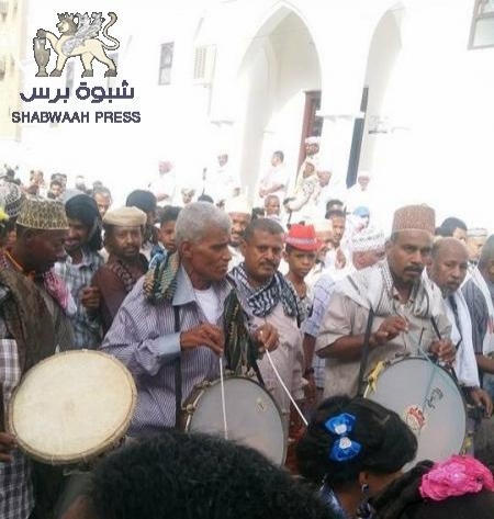 تقاليد العيد الموروثة في منهاتن الصحراء مدينة شبام (صور)
