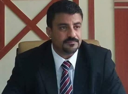 فاسدي الشرعية يأكلون الثوم بفم ‘‘أحمد سالمين‘‘ وهادي يوقف قراراته الهوجاء