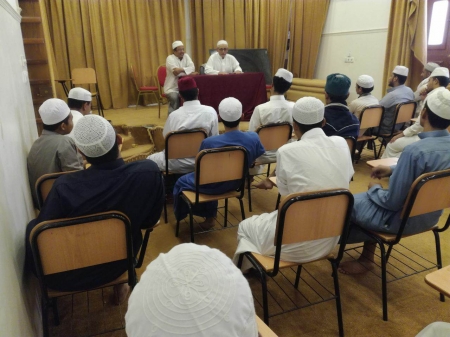 إعلان عن فتح باب القبول والتسجيل في كلية الوسطية الشرعية للعلوم الاسلامية بحضرموت