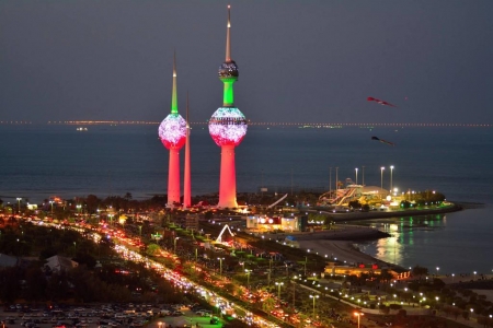 الكويت ترسل ثالث طائرة مساعدات إلى جزيرة سقطرى ضمن حملة (الكويت بجانبكم)