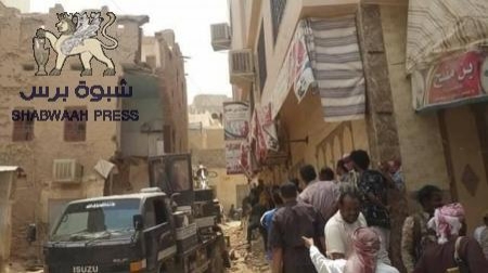 إنهيار منزل طيني وسط سوق النساء بسيئون يوقع قتلى وجرحى