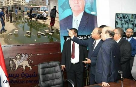 إلى جانب القطار السريع والصيف البارد : عدن نت تفشل في اطلاق خدماتها للمواطنين