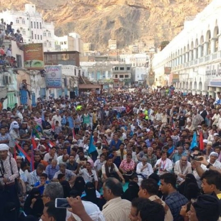 حضرموت تنتفض ضد الحكومة وتطالب برحيل قوات المنطقة العسكرية الأولى من المحافظة