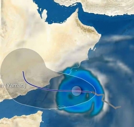 تراجع إعصار “لبان” إلى عاصفة مدارية بالقرب من سواحل المهرة