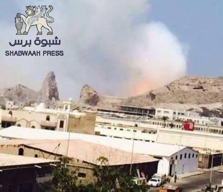 عندما رفض هادي فتح مخازن السلاح لأبناء عدن للدفاع عن مدينتهم في وجه الغزو الحوثعفاشي