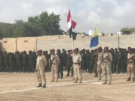 ردود أفعال غاضبة عقب رفع العلم اليمني بابين وقيادات جنوبية تتوعد