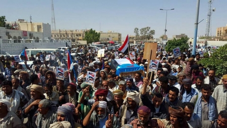 أكد ان قبائلها ذات بأس شديد والنخبة اعادة لها مكانتها..صحافي جنوبي يكشف كيف نهب نظام صنعاء خيرات شبوة