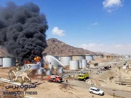 قيادي في الإنتقالي : حريق مصافي عدن بفعل فاعل بسبب المنحة السعـودية