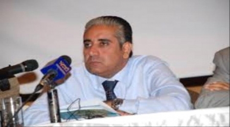 كاتب صحفي يطالب ‘‘حافظ معياد‘‘ بكشف أسماء المتورطين في فضيحة مضاربة البنك المركزي